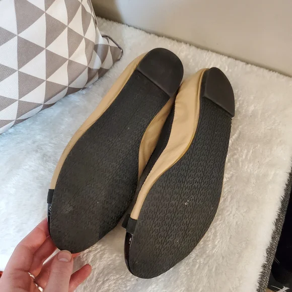 MICHAEL Michael Kors Black and Tan Ballet Flats - Picture 4 of 4